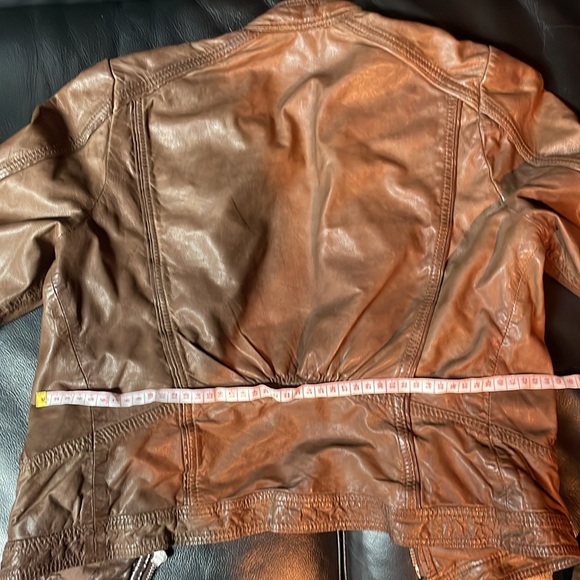 Brown cropped leather jacket, purchased in Italy in 2015 - Picture 5 of 6